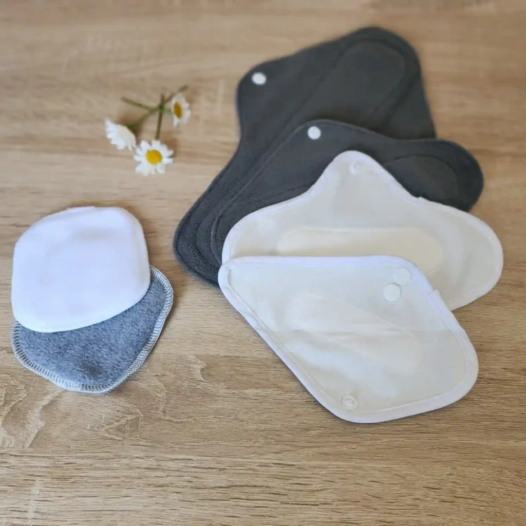 Kit 7 pièces Fin de série : protege-slip, serviette, lingette