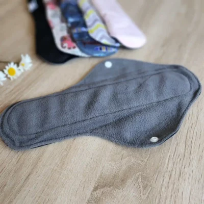 1 serviette hygiénique lavable (Gamme M) - Flux moyen à fort **Produit Déclassé**