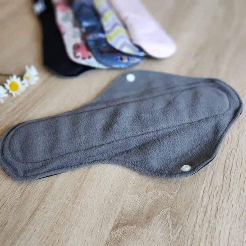 1 serviette hygiénique lavable (Gamme M) - Flux moyen à fort **Produit Déclassé**