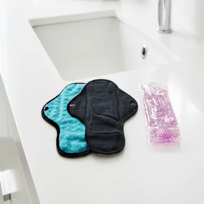 Kit Bain Dérivatif (2 serviettes + 2 pads de gel + 1 pochette) - Coloris Azur