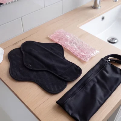 Serviette Cryothérapie périnéale (2 serviettes + 2 pads de gel + 1 pochette) - noir