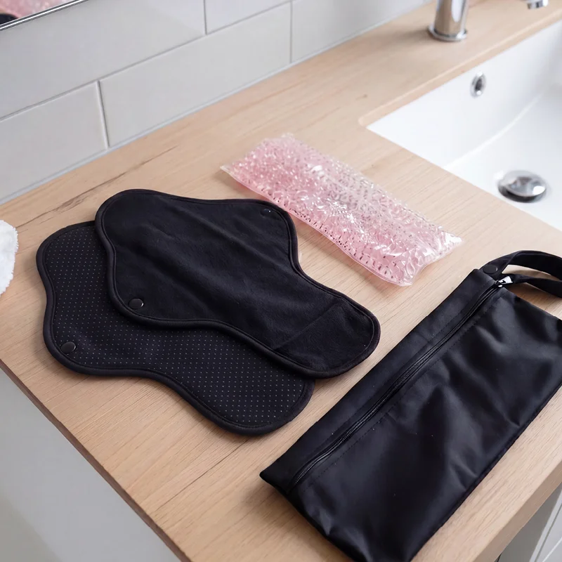 Serviette Cryothérapie périnéale (2 serviettes + 2 pads de gel + 1 pochette) - noir