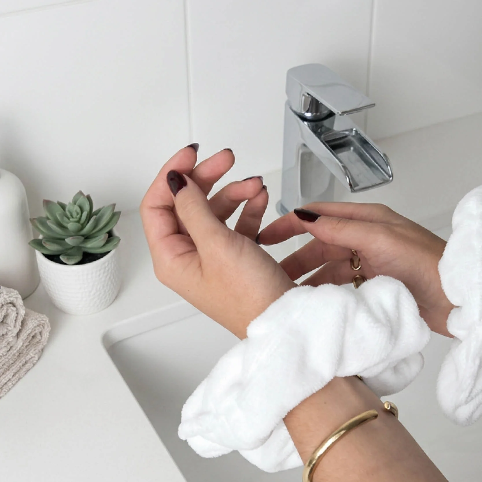 Paire de manchettes skincare réutilisables – Image 3